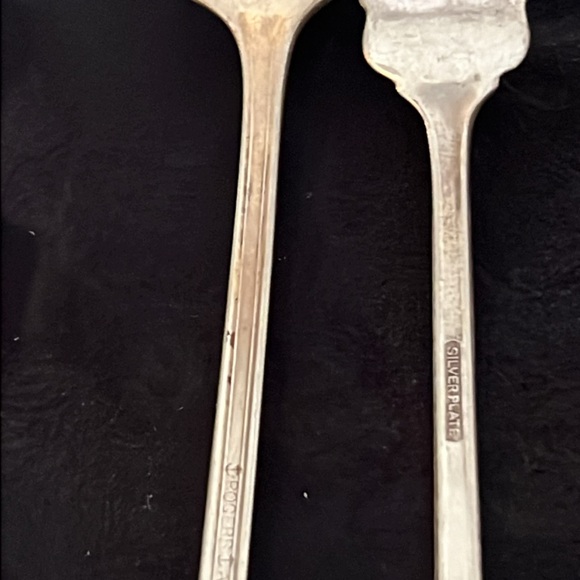 2 Antique silver plate pickle forks Rogers AA & Silverplate - Picture 6 of 6